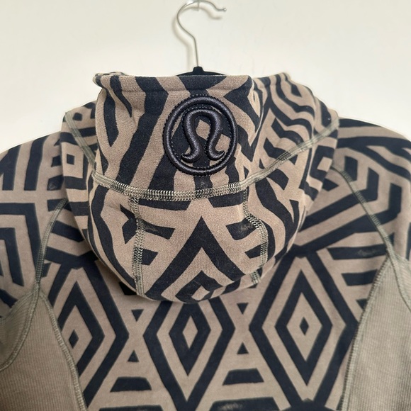 Lululemon Athletica Scuba Hoodie II Khaki Green Size 6 - Picture 7 of 7